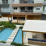 Apartamento Em Condominio Clube Frente A Praia Do Campeche