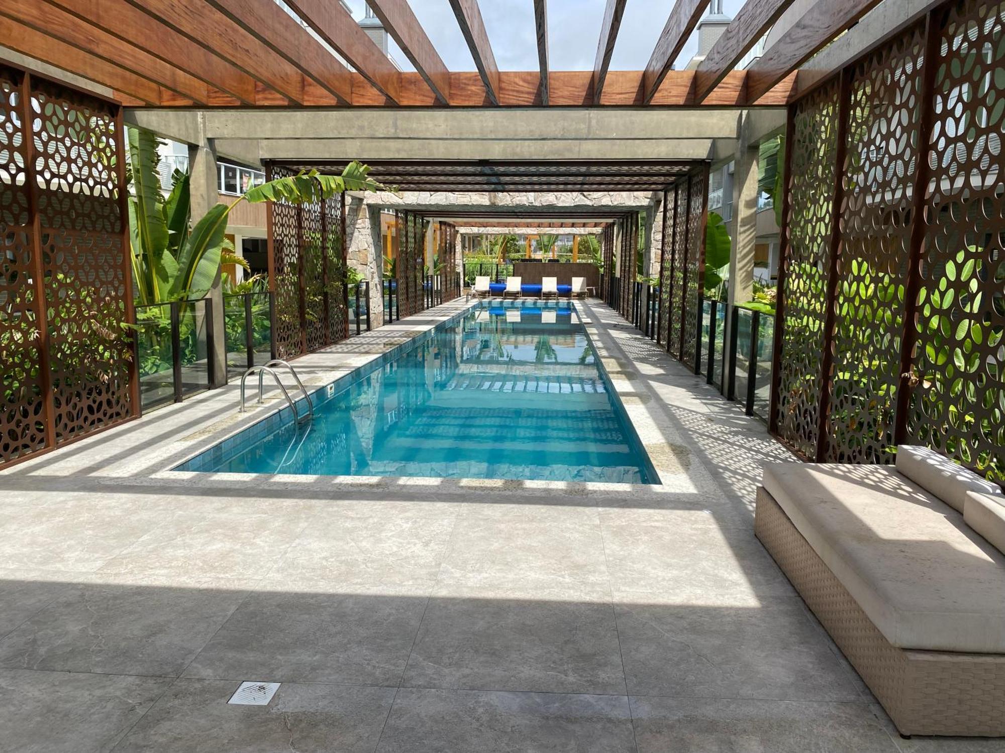 Em Clube Frente A Do Campeche Apartamento
